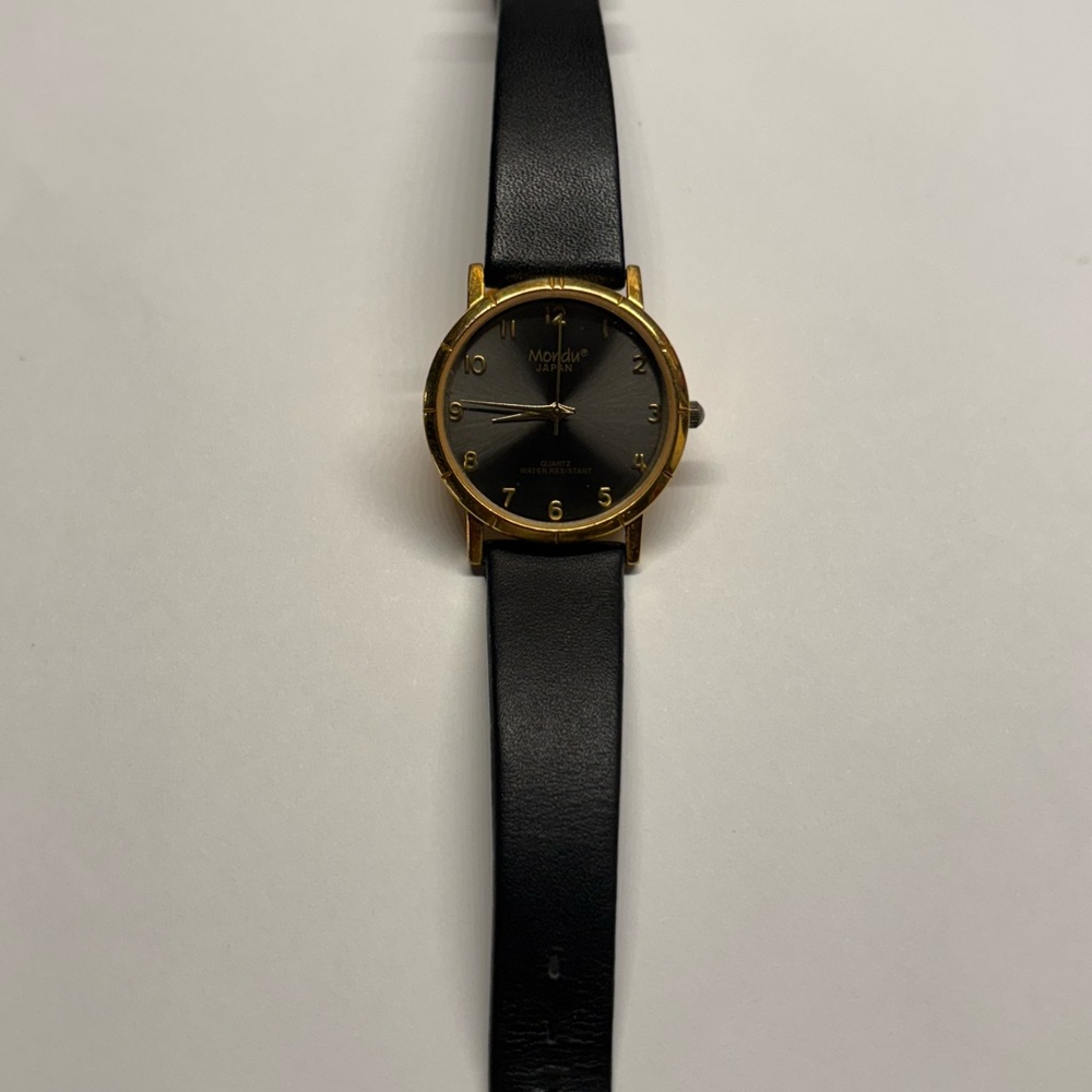 Mondu Gold and Black Watch - Picture 4 of 8